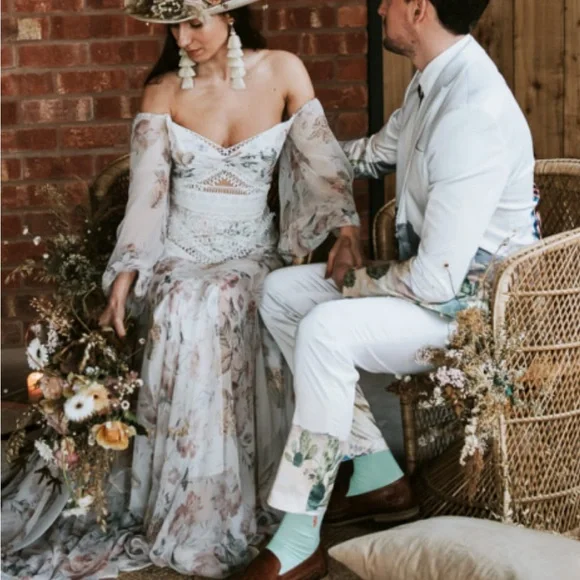 Wedding dress by https://ruedeseine.com/ - Picture 2 of 3